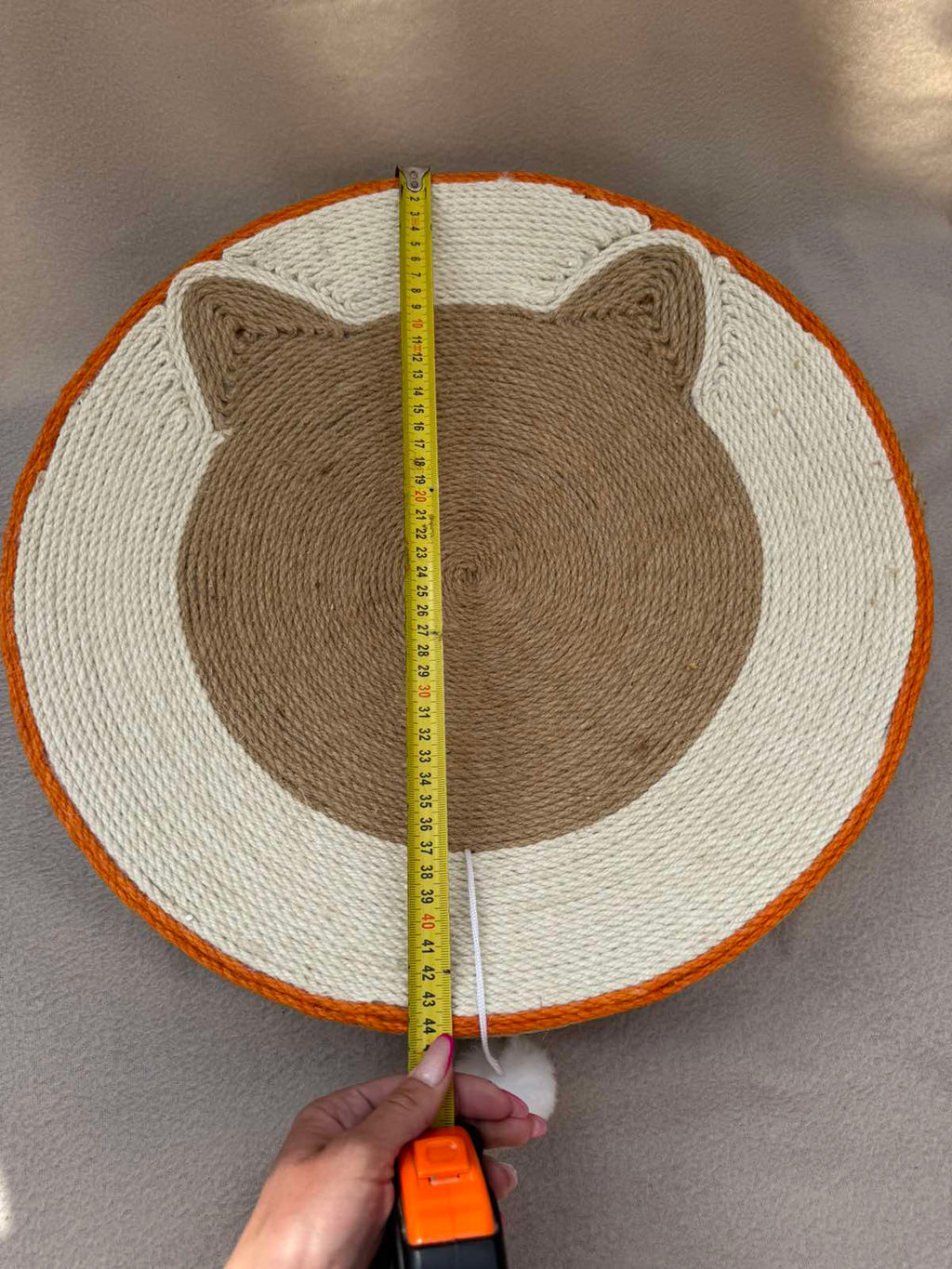 Macskafej alakú kaparószőnyeg macskáknak (44 cm)