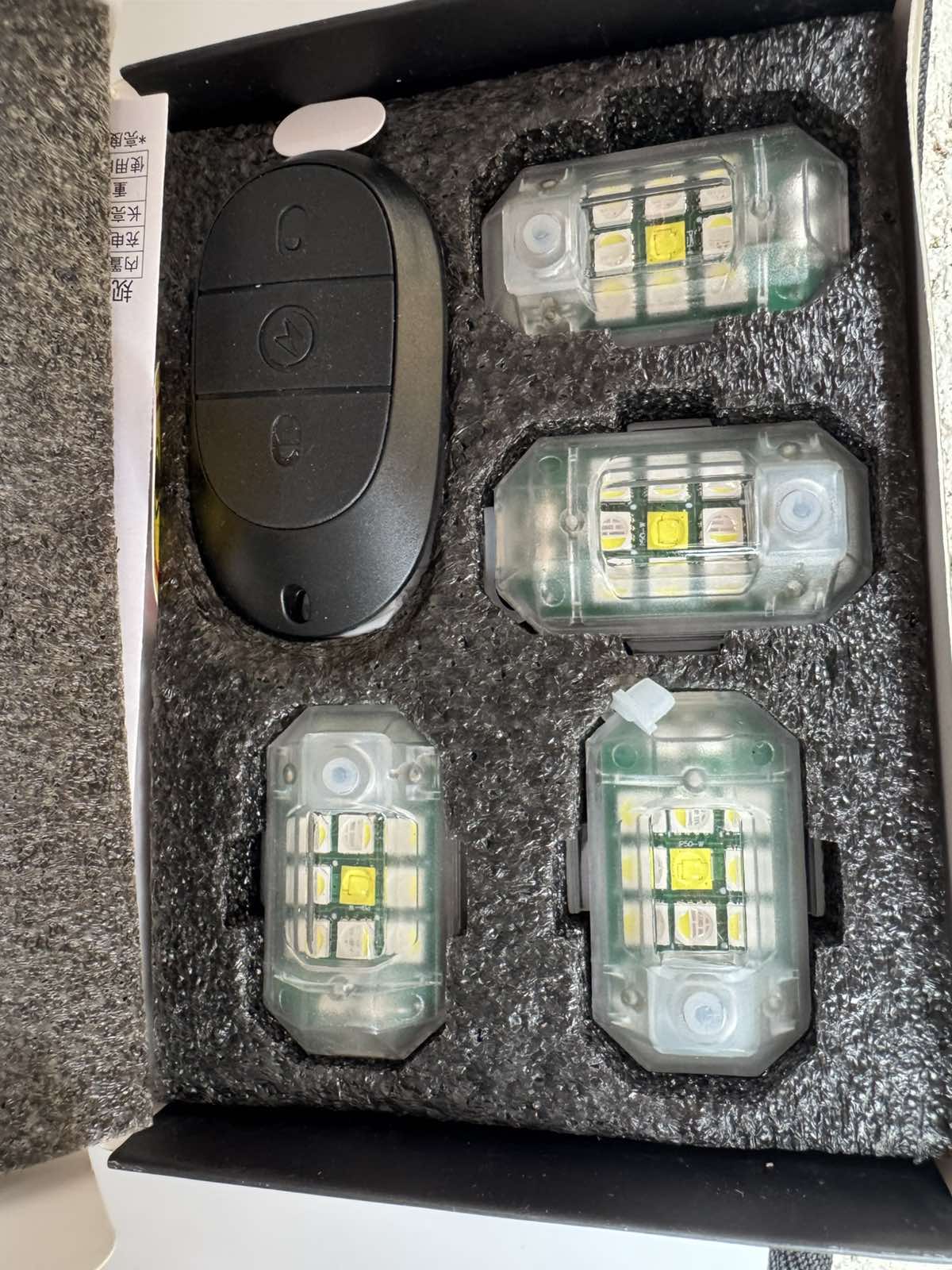 4 db-os USB tölthető kerékpár biztonsági lámpa szett távirányítóval