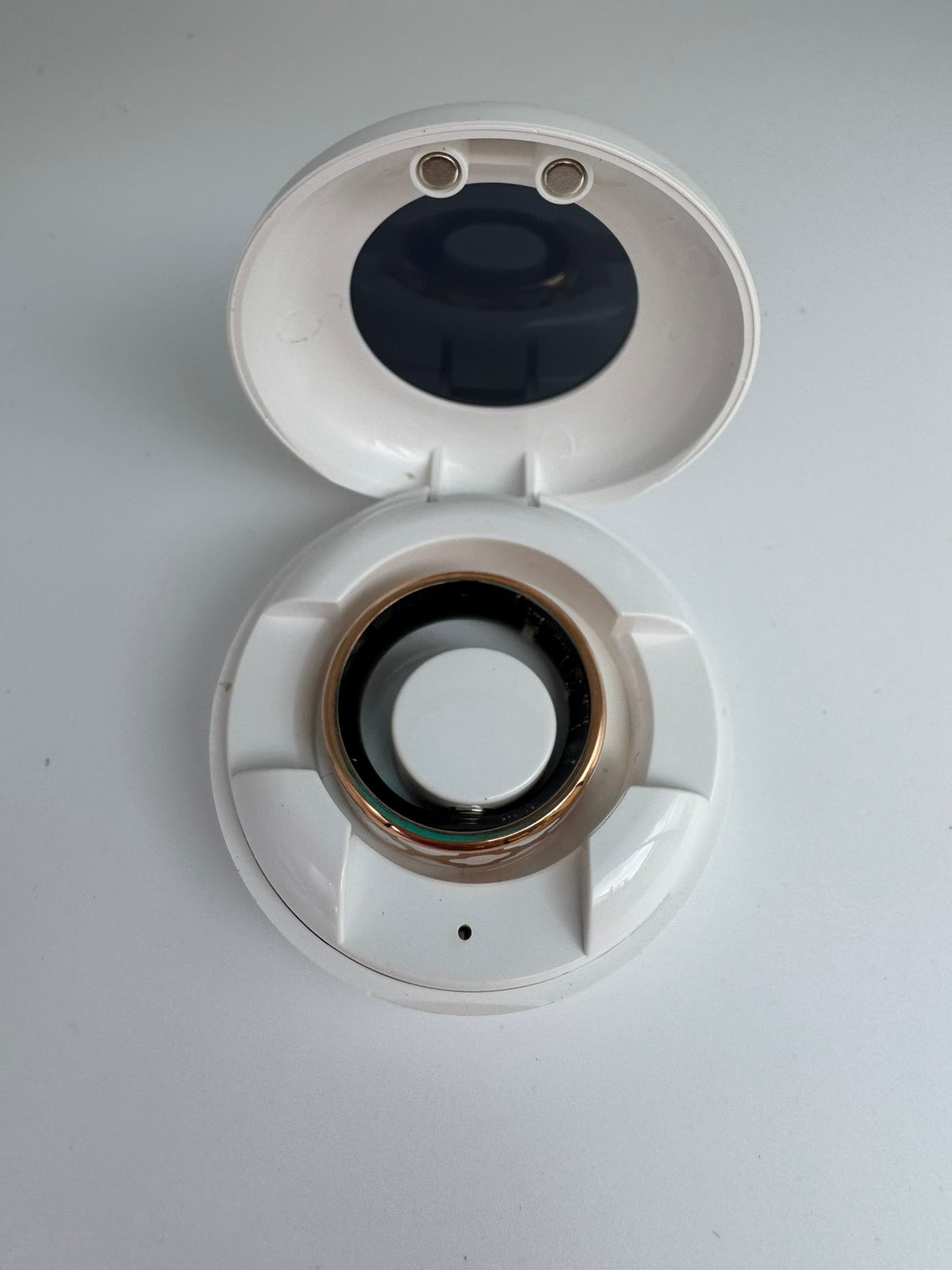 Smart Heart Ring okosgyűrű 9-es méret – fehér rózsaarany lóhere mintás, töltőtokkal