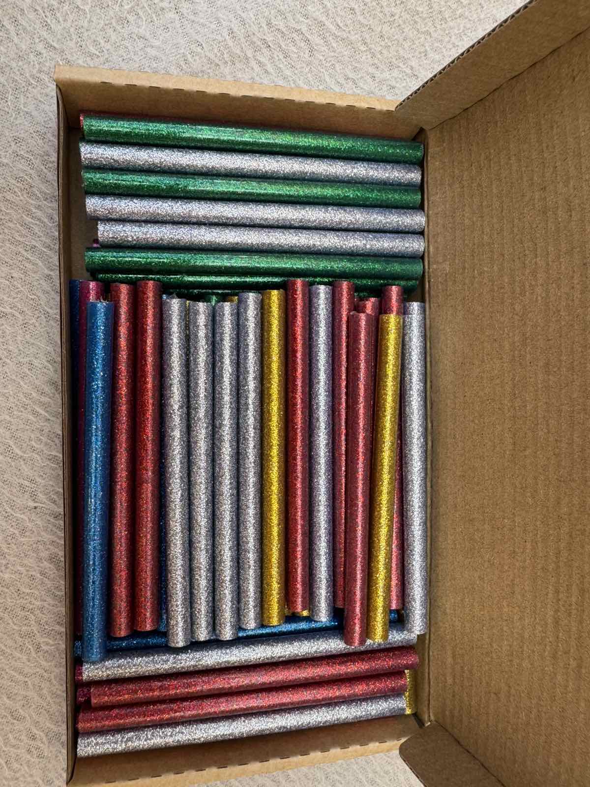 80 db-os csillámos ragasztórúd készlet (7×100 mm)
