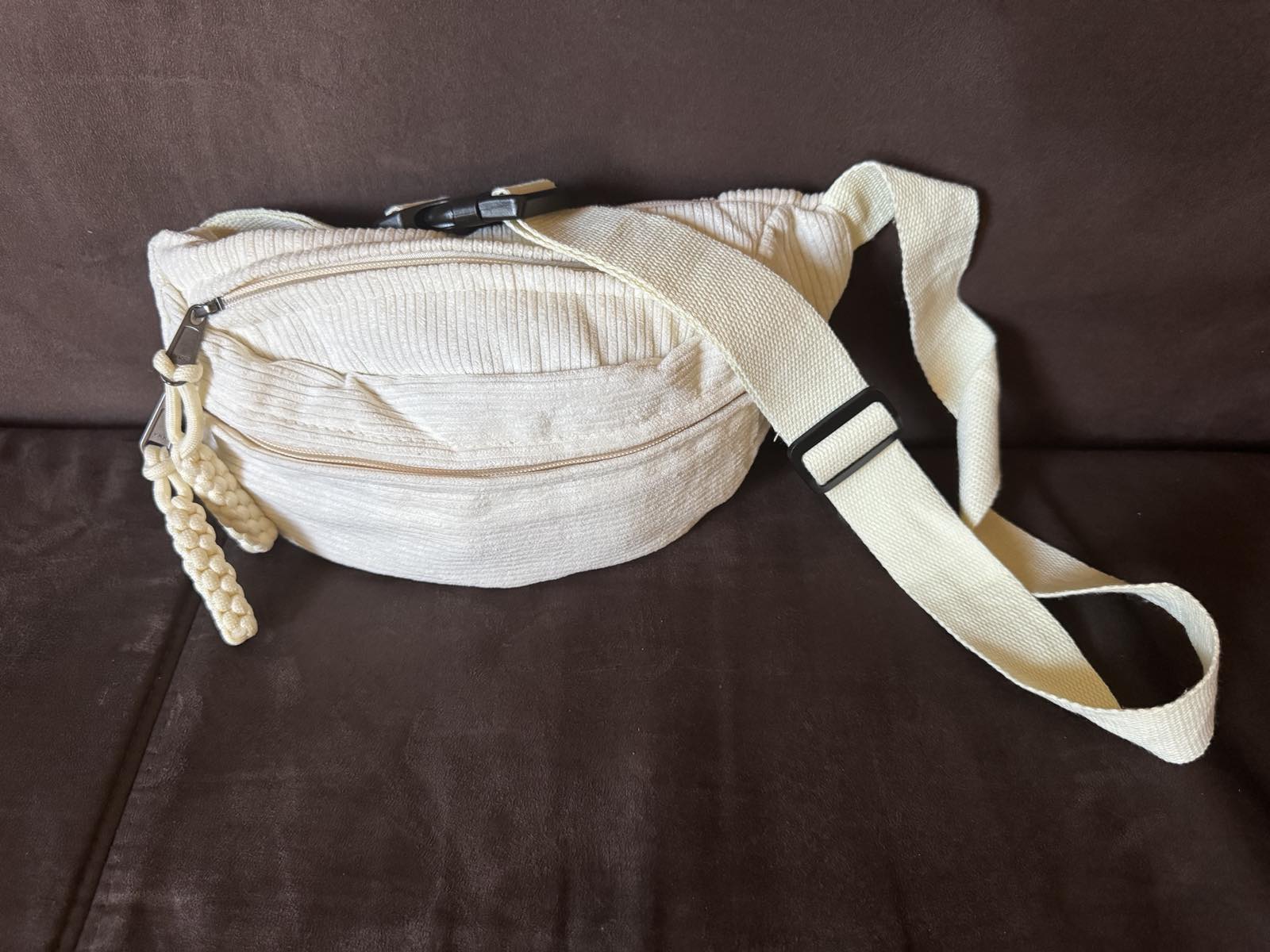 Kordbársony Crossbody Övtáska – Bézs
